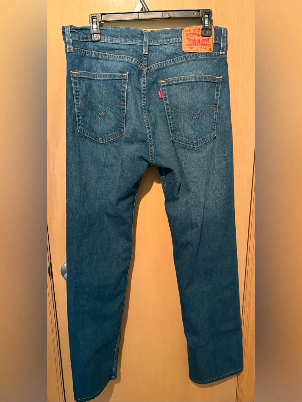 Levis comfortable straight